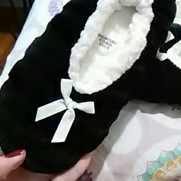 Slippers - Picture 2 of 3